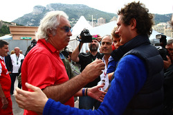 Flavio Briatore con John Elkann, nuevo presidente de Fiat Group