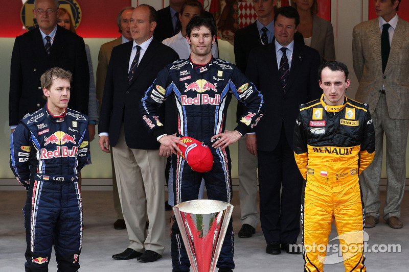 Podium: race winnaar Mark Webber, Red Bull Racing met 2de Sebastian Vettel, Red Bull Racing en 3de R