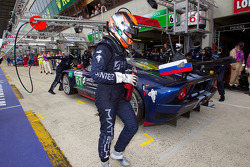 Pit stop for #61 Matech Competition Ford GT: Natacha Gachnang, Rahel Frey, Cyndie Allemann