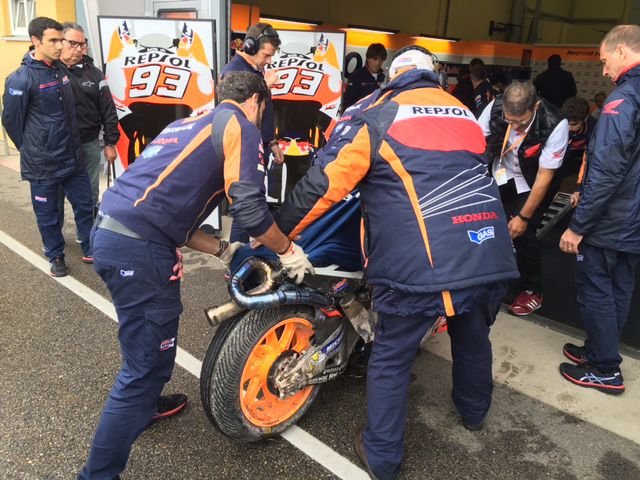 La moto de Márquez tras caerse en Alemania